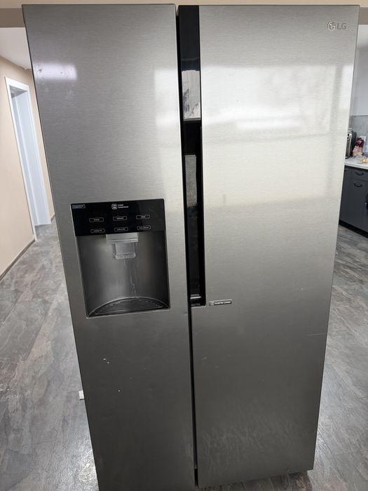 Хладилник LG  двукрилен