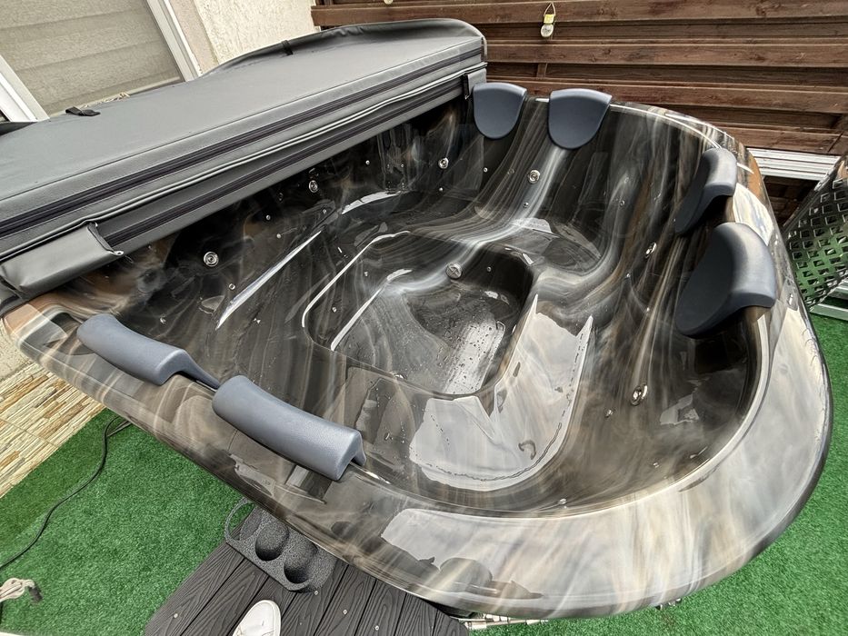 Ciubar Patrat model 2025 8 persoane