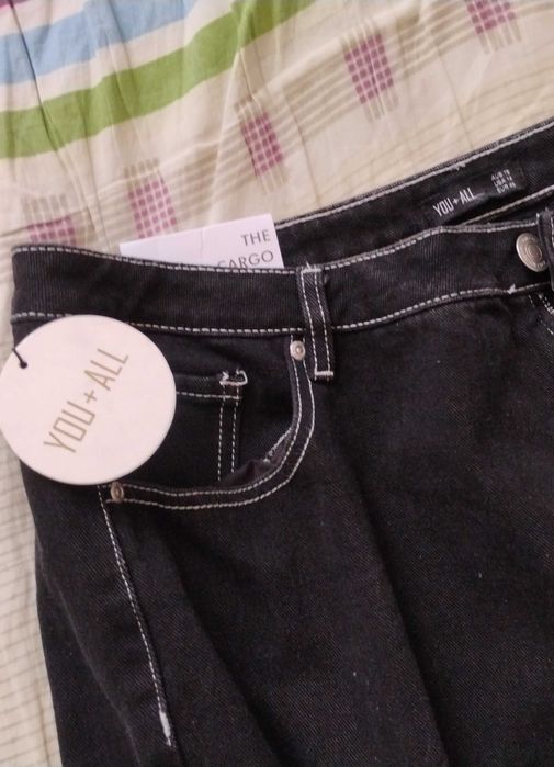 Vând pantaloni scurți blugi bărbați