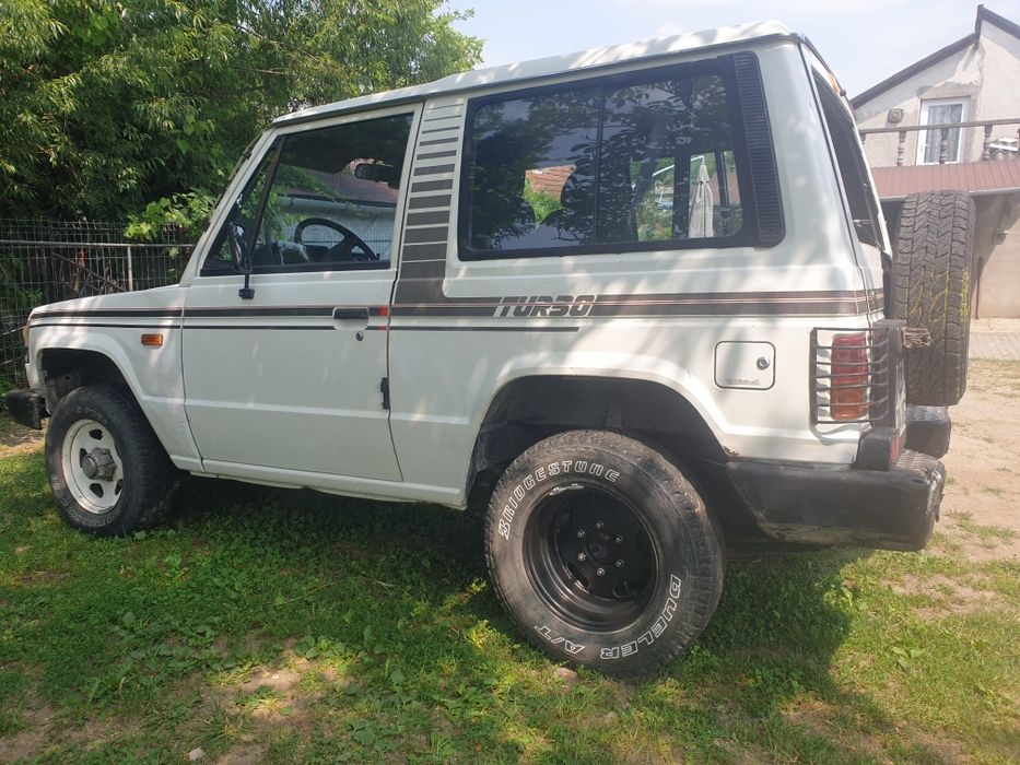 1988 Mitsubishi Pajero Mk1 fara rugina