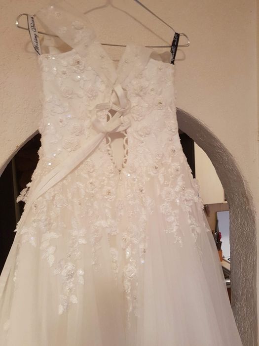 Vand rochie de mireasă