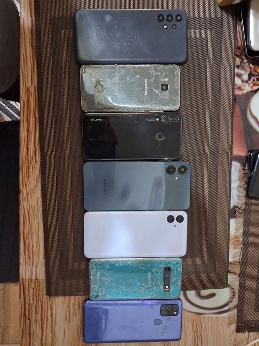 Vând telefoane Samsung