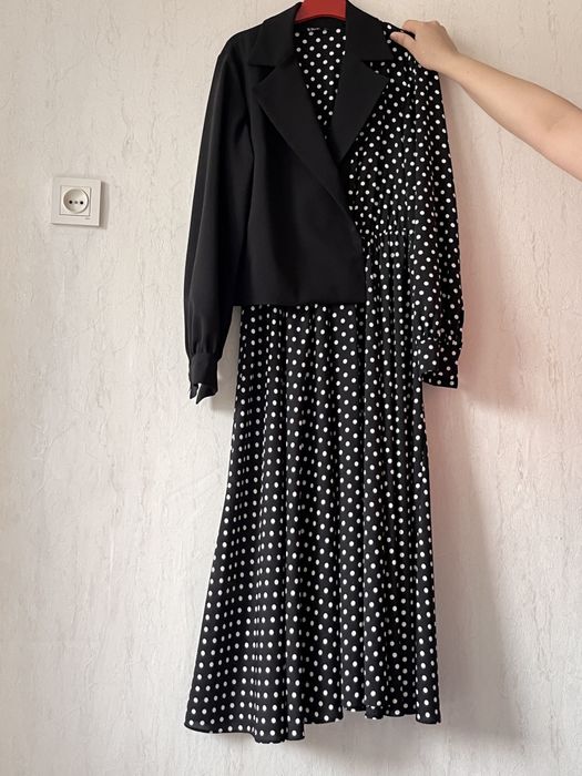 Продаётся стильное и элегантное платье от бренда KIWE