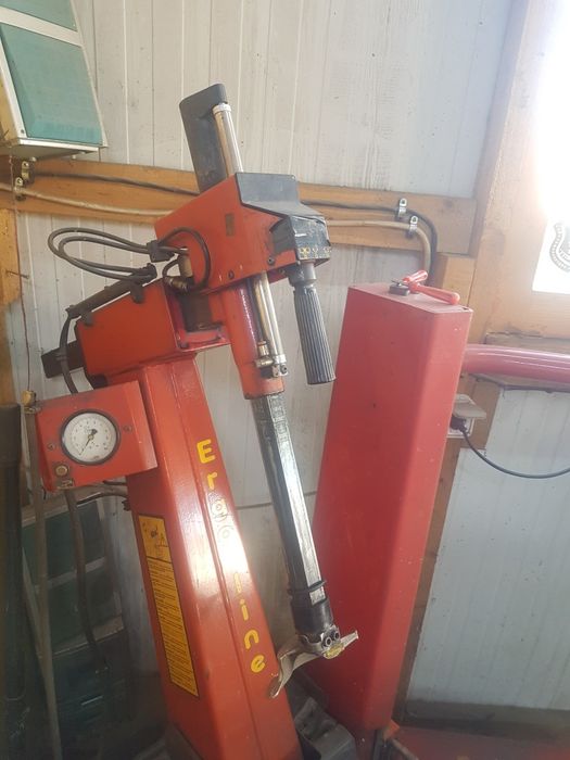 Продавам монтаж машина за гуми
