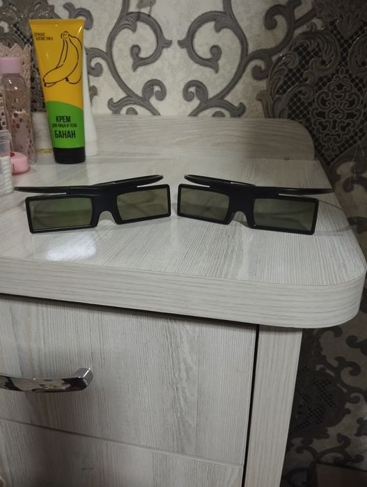 Продаю 3D очки в отличном состоянии