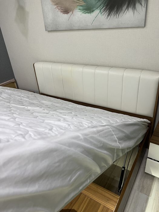 Продается двухспальная кровать