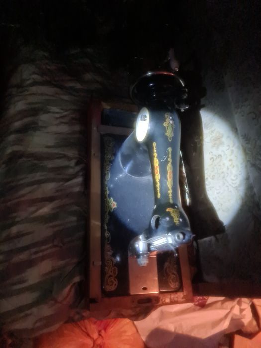 Швейная машинка Зингер