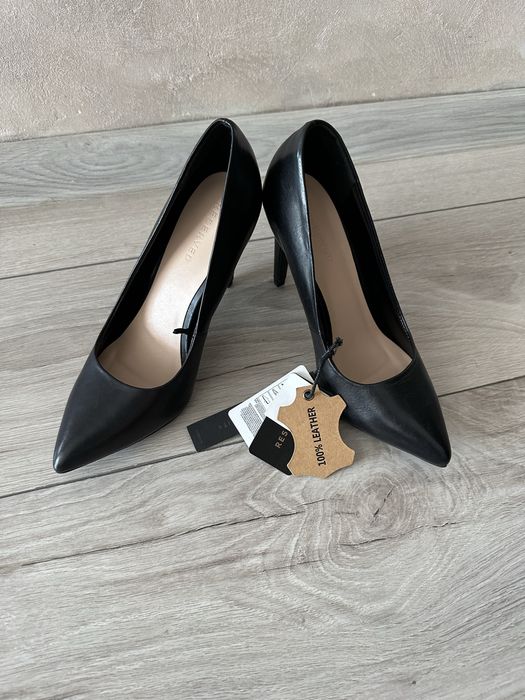 Нови обувки Reserved