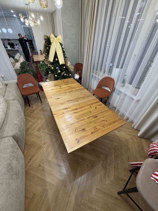 Продается стол