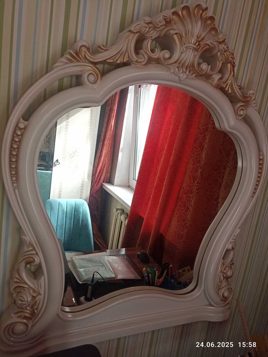 Продаю зеркала в отличном состояний