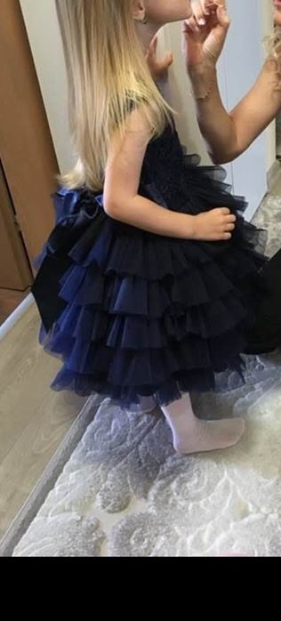 Налична ! Рокля Unique , 4-5 г.