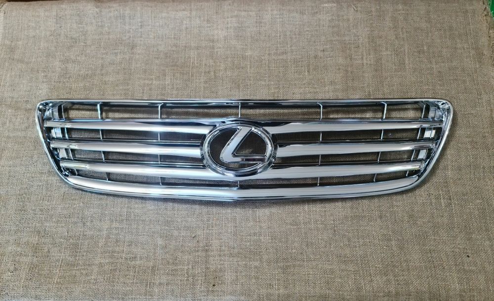 RX300.  Решетка радиатора