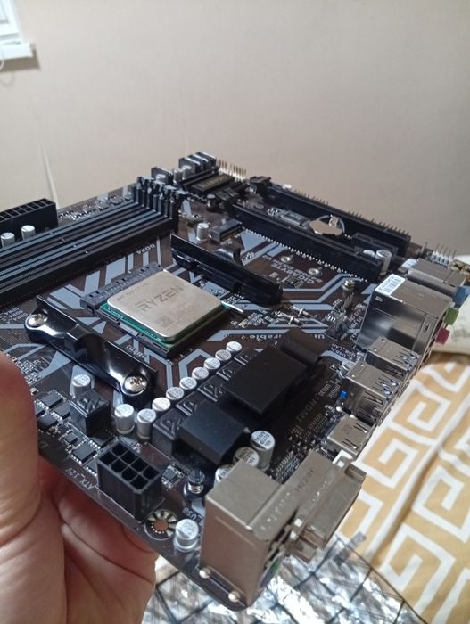 Продам материнскую плату