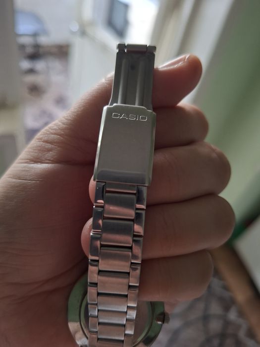 Продаю часы оригинал механика Casio