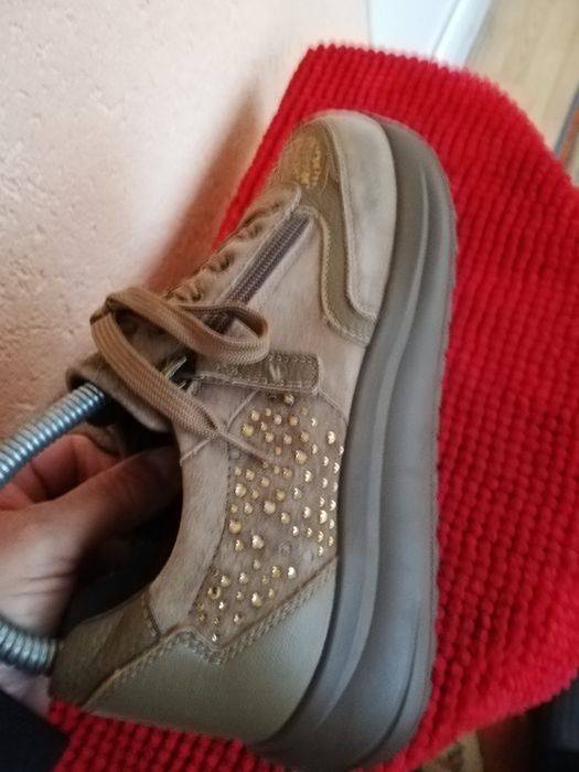 Adidași Helvesko nr 38 piele damă