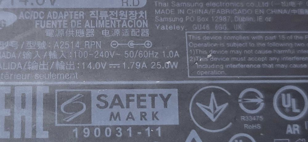 SAMSUNG 25W Incarcator 14V-1.79A model.A2514fuctional cu pin pe mijloc