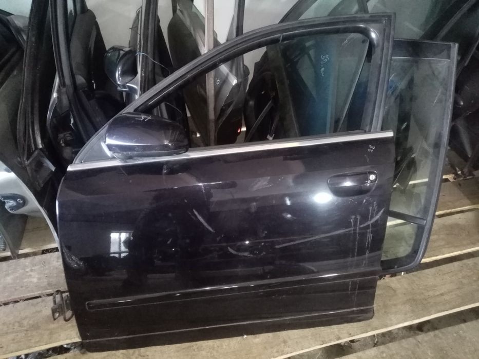 Двери на Ауди А4В6 из Германии