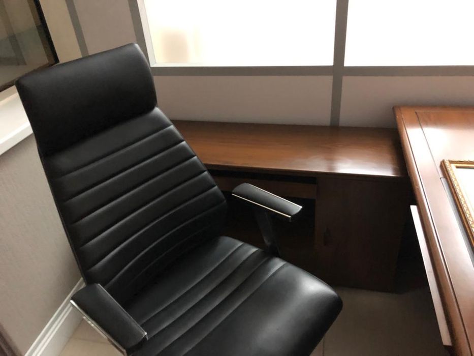 Стол Директора