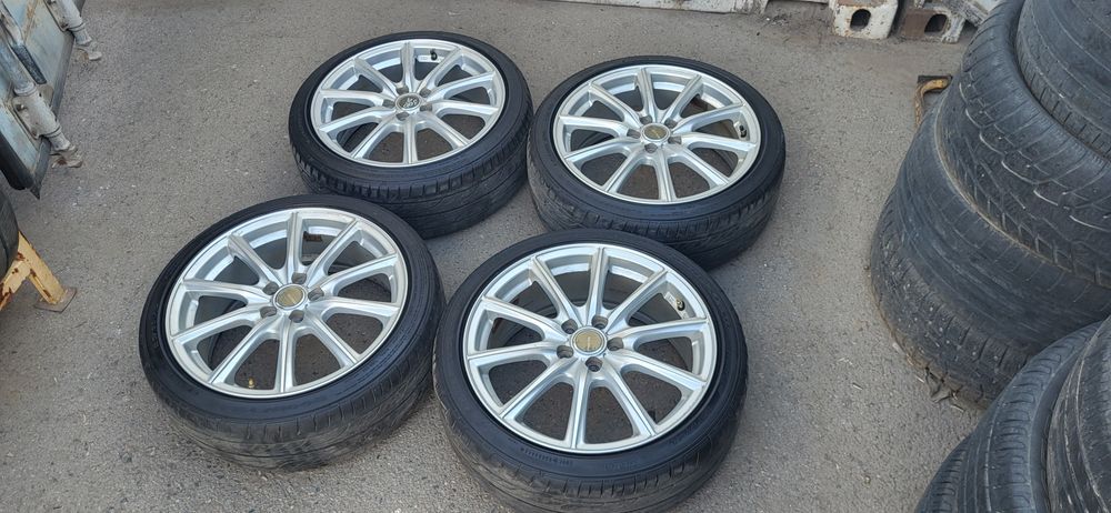 Продам диск комплект R17