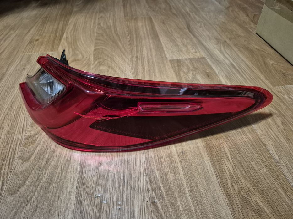Продам задний фонарь Camry 80
