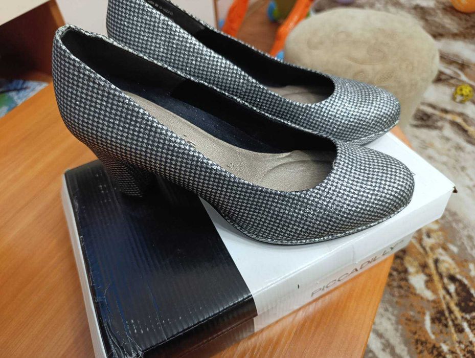 Нови обувки Tamaris