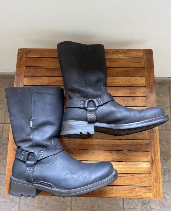 Ghete piele Levis