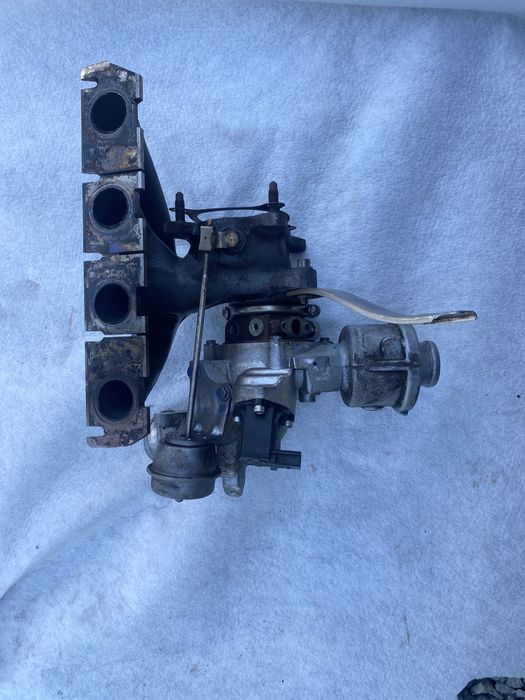 Turbosuflanta Audi A4 b8 1.8tfsi E4 CDHA cod:06H145701L