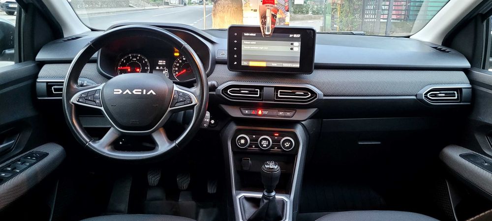 DACIA Logan 2023 — imagine 2