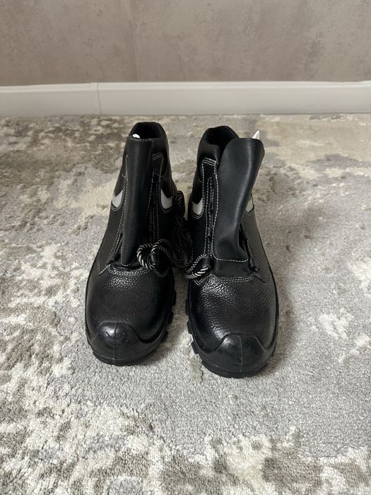 Ботинки заводские 42 размер