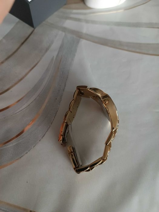 Дамски часовник позлатен