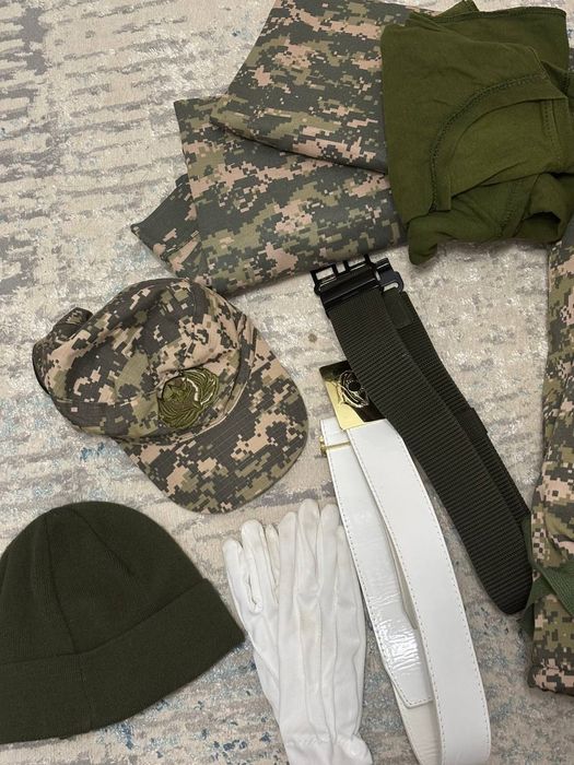Куртка комуфляжная, сапоги военные
