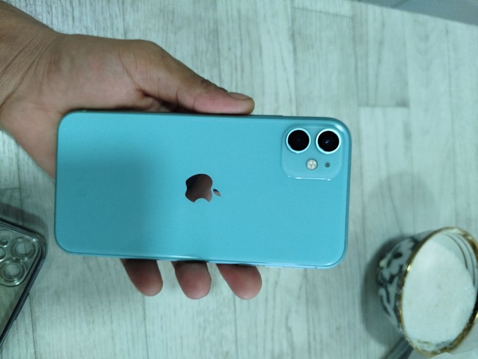 Iphone 11 garantiya 64 gb bir qol