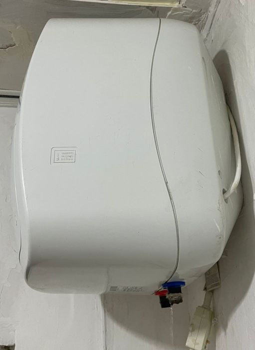 Продам аристон 30 л