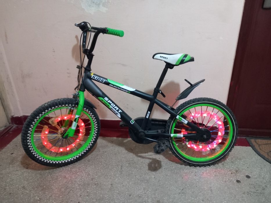 Bicicleta cu lumini