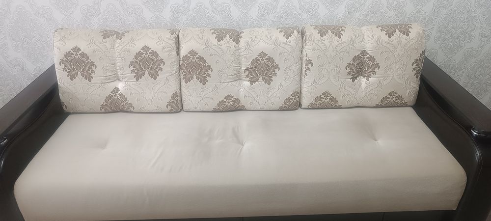 Продам Диван в Хорошем Состоянии