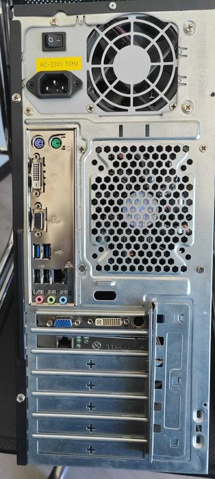 PC Intel i5-4460 12GB DDR3 ssd 120GB hdd 2TB Nvidia GeForce 9600 GT