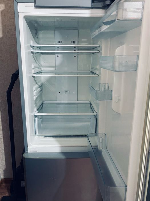 Продам холодильник Samsung