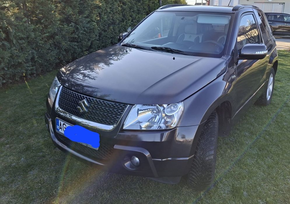 Suzuki grand vitara  2011