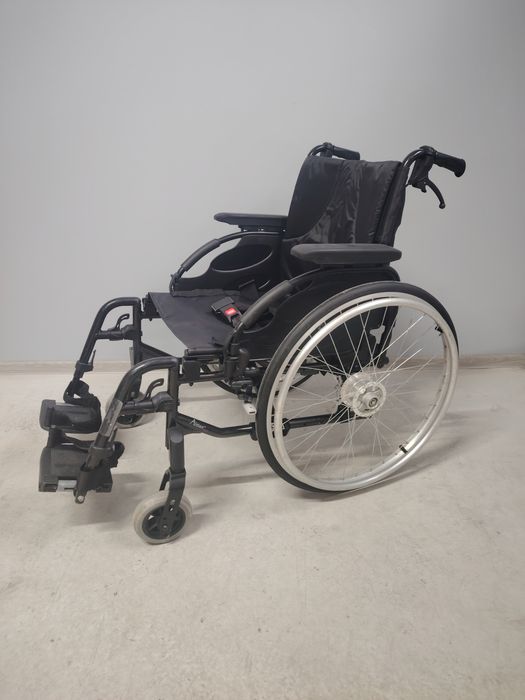 Scaun cu rotile/Carucior rulant pentru persoane cu handicap149