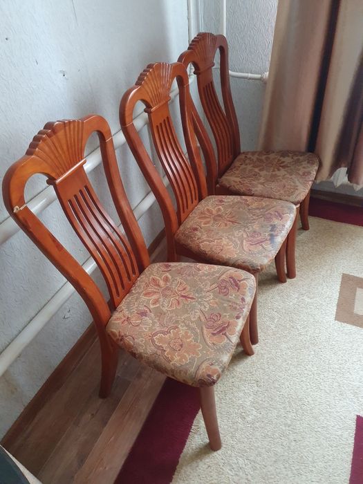 Стулья старые бу
