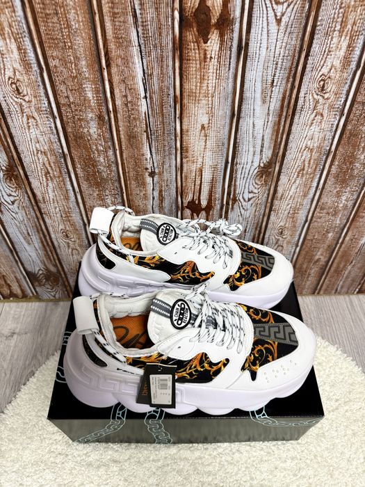 37-43 Versace Chain Reaction GreekPrint