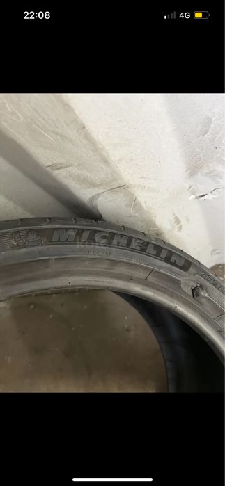 Mishelin 255/40R21