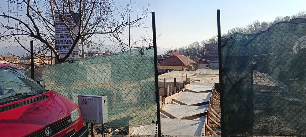 Teren intravilan  aproape de centrul orasului , - Vedere 2