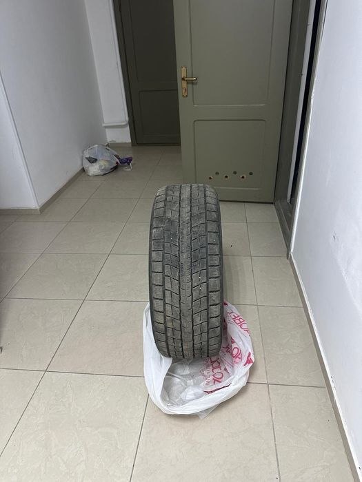 Продам зимние шины DUNLOP