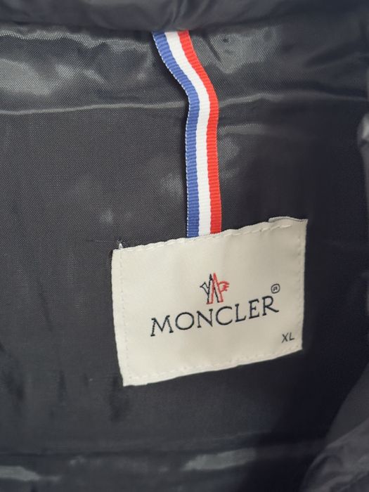 Moncler елек топ