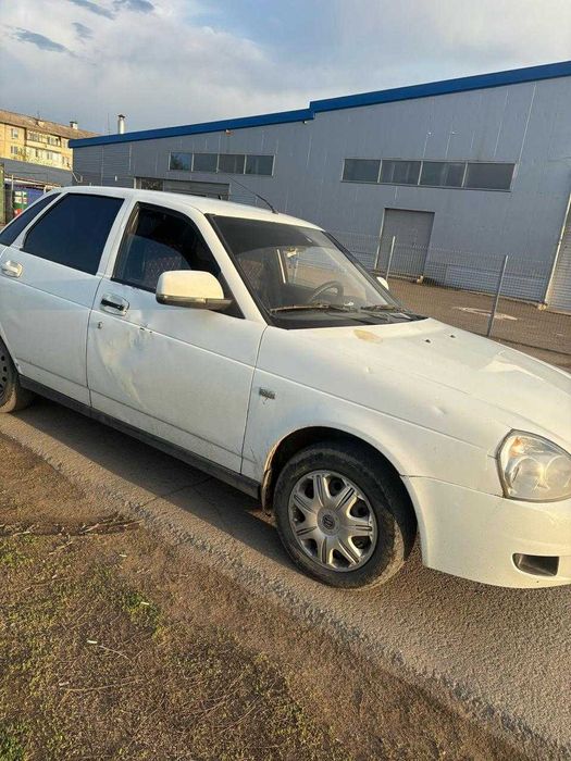 Продам машину Приора