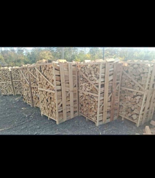 Lemne de foc tăiate sparte