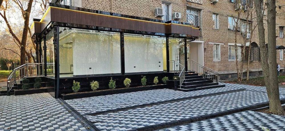 Срочно продается коммерческое помещение Ц 1  под офис