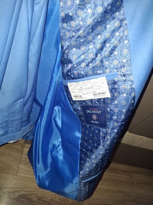 Costume de vânzare!!
