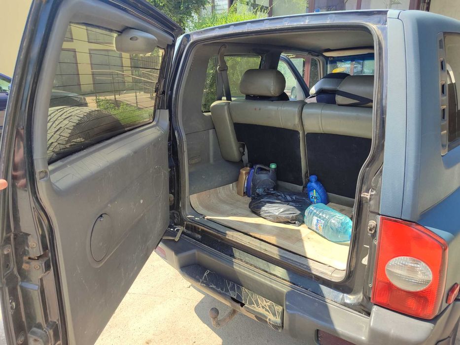 Продам машину внедорожник